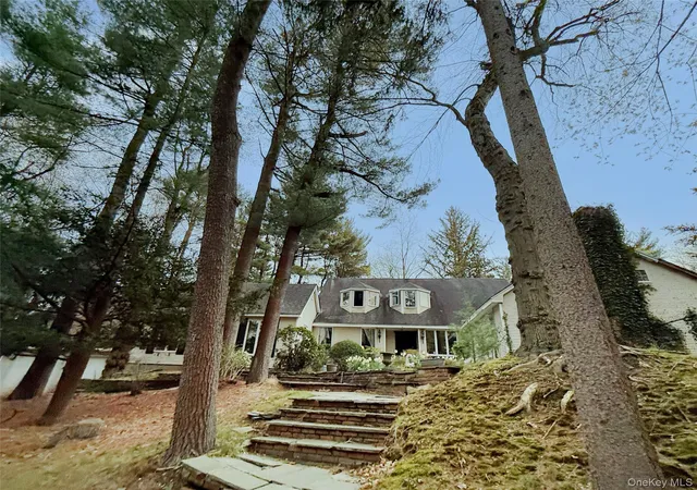 Single family home for sale at 8 Woodstock Ct, Oyster Bay, NY 11771 | MLS# 1035521