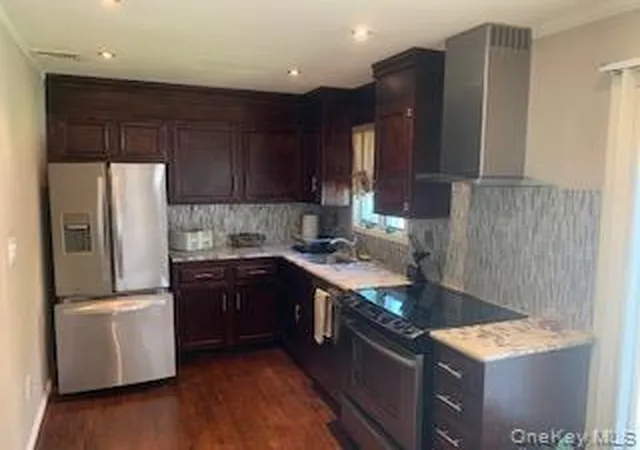 Photo 3 of Single family home for sale at 48 Ellen St, Islip, NY 11706 | MLS# 1035636 | Listing updated on 2026-09-15