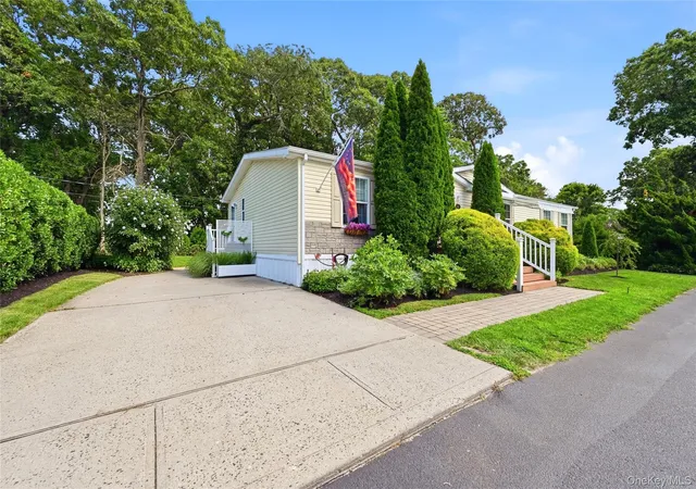 Photo 3 of Sale Pending at 37 Hubbard Ave #88, Riverhead, NY 11901 | MLS# 1035667 | Listing updated on 2026-09-11