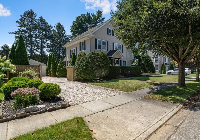 Photo 2 of Sale Pending at 22 Ketewamoke Ave, Babylon, NY 11702 | MLS# 1035686 | Listing updated on 2026-09-10
