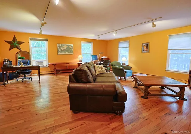 Photo 4 of Single family home for sale at 1215 Route 211 W, Mount Hope, NY 10940 | MLS# 1035791 | Listing updated on 2026-10-22