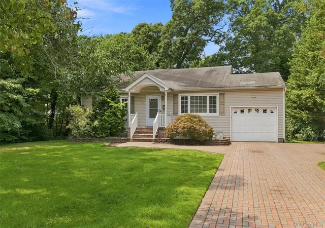Photo 2 of Single family home for sale at 27 S Ketcham Ave, Babylon, NY 11701 | MLS# 1035818 | Listing updated on 2026-09-10