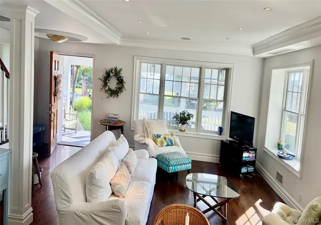 Photo 3 of Single family home for sale at 675 King Ave, New York, NY 10464 | MLS# 1035845 | Listing updated on 2026-09-12