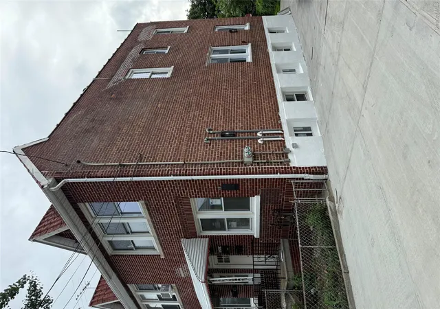 Photo 3 of House for sale at 1431 Merry Ave, New York, NY 10461 | MLS# 1036062 | Listing updated on 2026-10-10