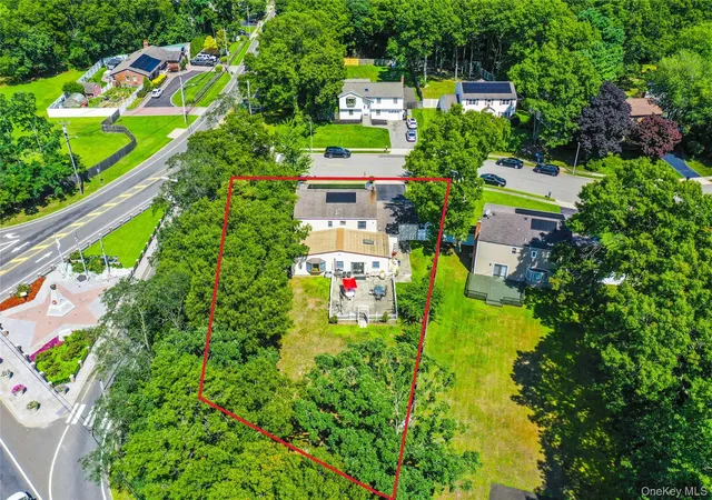 Photo 4 of Single family home for sale at 4 Winding Ln, Islip, NY 11749 | MLS# 1036164 | Listing updated on 2026-10-04