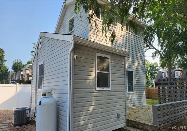Photo 4 of Single family home for sale at 68 Montauk Dr, Brookhaven, NY 11951 | MLS# 1036191 | Listing updated on 2026-10-06
