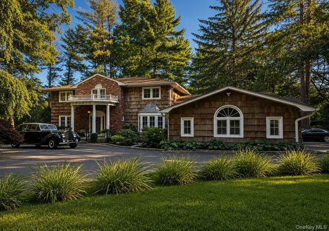 Photo 1 of Single family home for sale at 1846 Muttontown Rd, Oyster Bay, NY 11791 | MLS# 1036241 | Listing updated on 2026-09-13