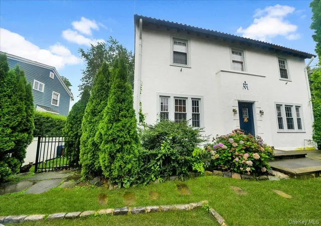 Photo 2 of Single family home for sale at 32 Deerfield Ave, Eastchester, NY 10709 | MLS# 1036436 | Listing updated on 2026-10-03
