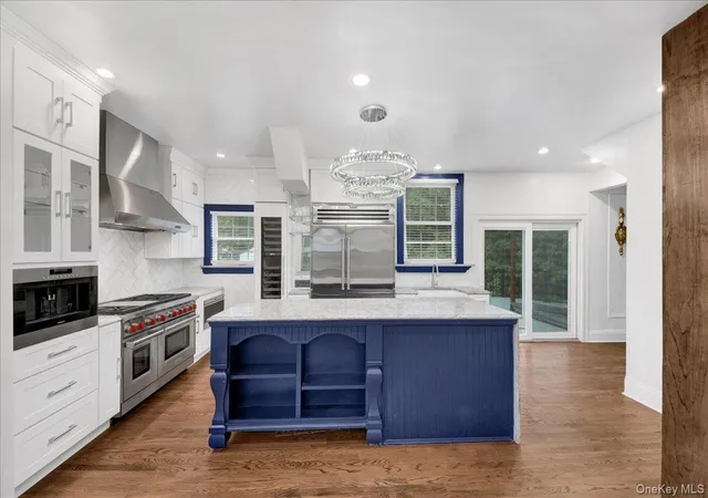 Photo 3 of Single family home for sale at 32 Deerfield Ave, Eastchester, NY 10709 | MLS# 1036436 | Listing updated on 2026-10-03