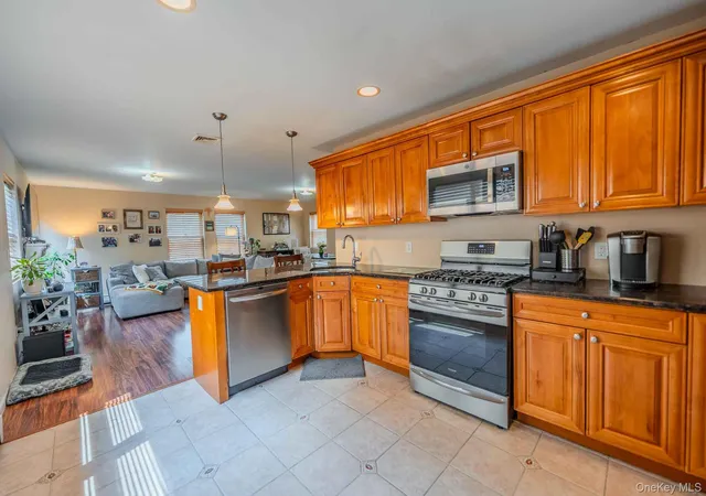 Photo 3 of Single family home for sale at 37 Louisiana St, Long Beach, NY 11561 | MLS# 1036557 | Listing updated on 2026-10-04