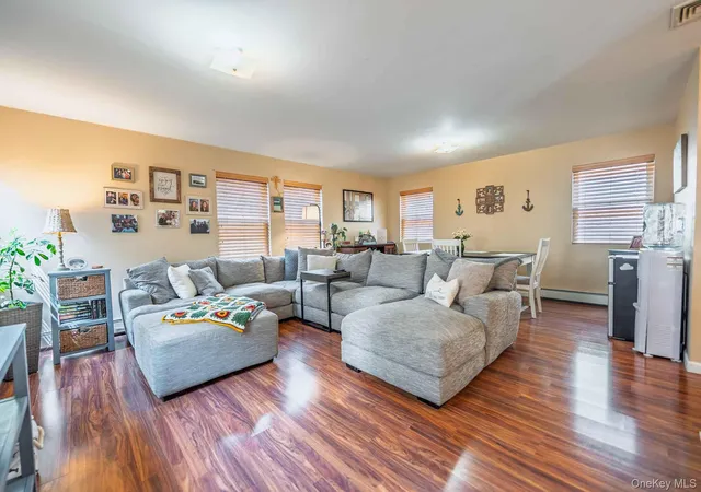 Photo 4 of Single family home for sale at 37 Louisiana St, Long Beach, NY 11561 | MLS# 1036557 | Listing updated on 2026-10-04