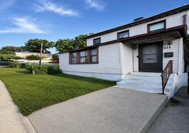 Photo 1 of Sale Pending at 111 Lincoln Ave, New Rochelle, NY 10801 | MLS# 1036600 | Listing updated on 2026-09-10