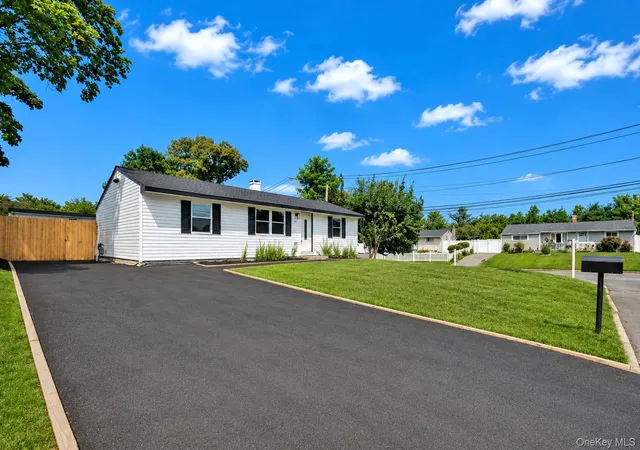 Photo 2 of Single family home for sale at 14 Marie Ln, Islip, NY 11722 | MLS# 1036809 | Listing updated on 2026-09-12