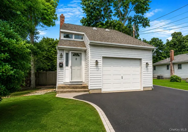 Photo 1 of Single family home for sale at 35 E 6th Street, Brookhaven, NY 11772 | MLS# 1036873 | Listing updated on 2026-09-10