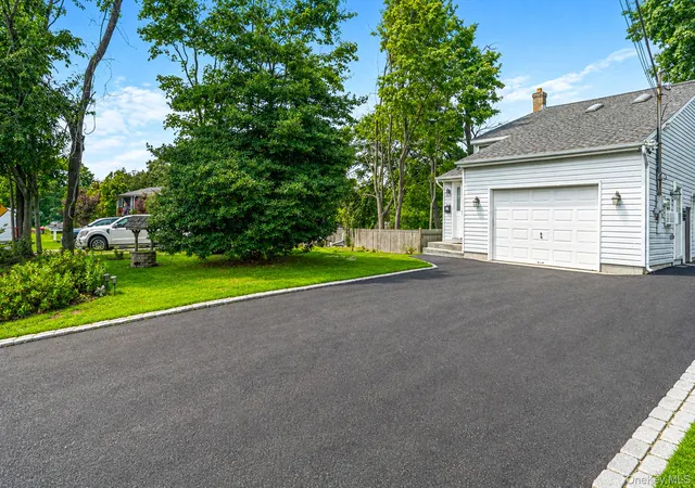 Photo 3 of Single family home for sale at 35 E 6th Street, Brookhaven, NY 11772 | MLS# 1036873 | Listing updated on 2026-09-10