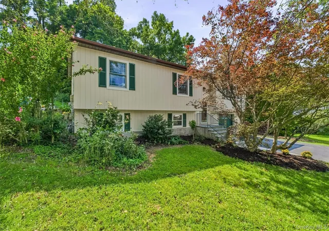 Photo 2 of Single family home for sale at 24 Bell Air Ln, Wappinger, NY 12590 | MLS# 1036875 | Listing updated on 2026-09-11