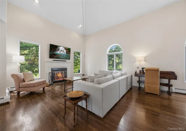 Photo 3 of Single family home for sale at 9 Elizabeth Ct, Ossining, NY 10510 | MLS# 1037094 | Listing updated on 2026-09-15