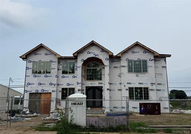 Photo 1 of Single family home for sale at 109 Spring Ln, Hempstead, NY 11756 | MLS# 1037114 | Listing updated on 2026-09-15