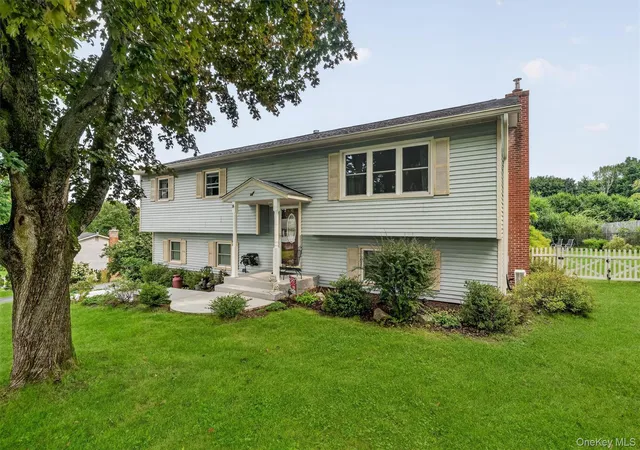 Photo 3 of Sale Pending at 8 Comfort Rd, Middletown, NY 10941 | MLS# 1037221 | Listing updated on 2026-09-09