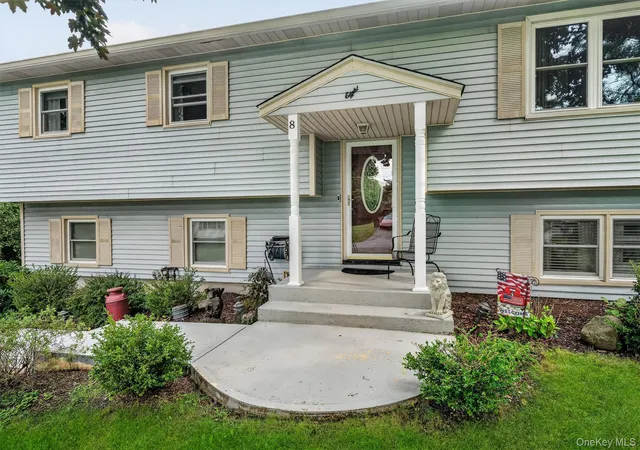 Photo 3 of Sale Pending at 8 Comfort Rd, Middletown, NY 10941 | MLS# 1037221 | Listing updated on 2026-09-09