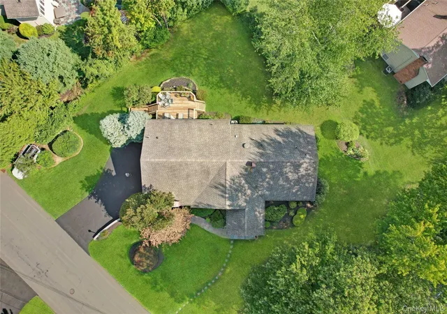 Photo 3 of Sale Pending at 27 Eldor Ave, Clarkstown, NY 10956 | MLS# 1037308 | Listing updated on 2026-10-06
