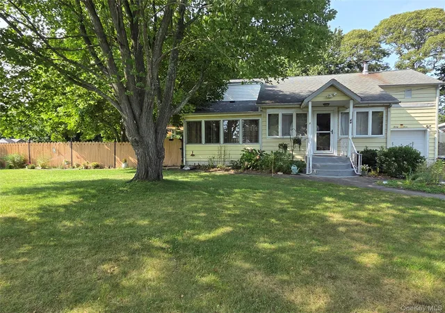 Photo 1 of Single family home for sale at 33 Elmwood Ave, Brookhaven, NY 11784 | MLS# 1037464 | Listing updated on 2026-09-19