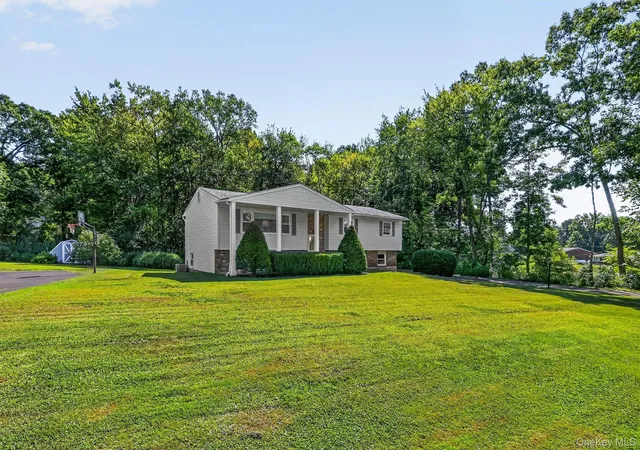 Photo 2 of Sale Pending at 24 Meadow St, Newburgh (town), NY 12550 | MLS# 1037473 | Listing updated on 2026-09-15
