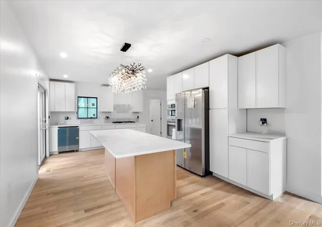 Photo 1 of Sale Pending at 5 Bevan Pl, Eastchester, NY 10709 | MLS# 1037512 | Listing updated on 2026-09-10