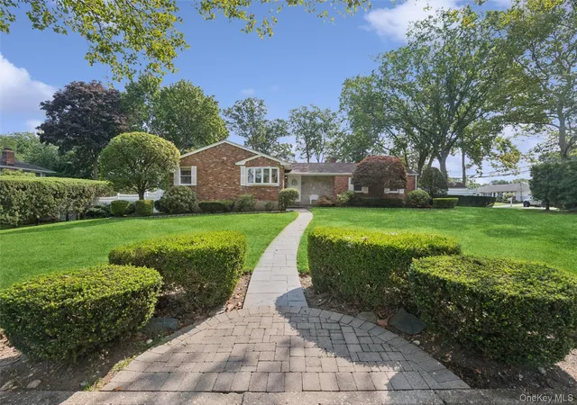 Photo 2 of Sale Pending at 35 Cherrywood Dr, Huntington, NY 11731 | MLS# 1037523 | Listing updated on 2026-09-15