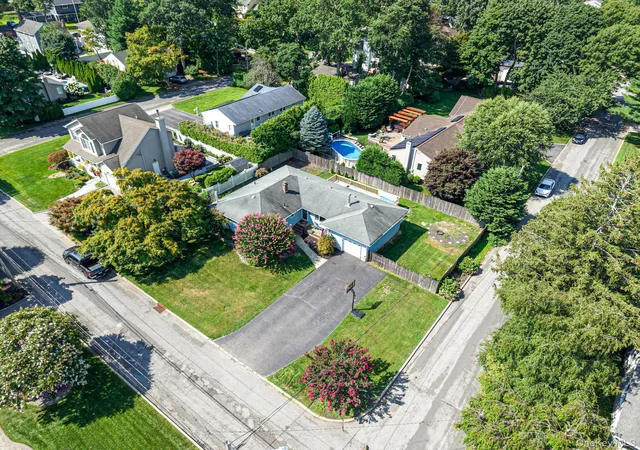 Photo 3 of Sale Pending at 248 6th Avenue, Smithtown, NY 11780 | MLS# 1037603 | Listing updated on 2026-09-11