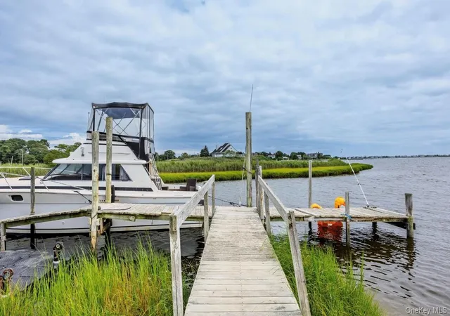 Photo 3 of Single family home for sale at 12 Pleasant Ave, Southampton, NY 11977 | MLS# 1037938 | Listing updated on 2026-10-08
