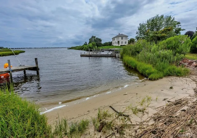 Photo 4 of Single family home for sale at 12 Pleasant Ave, Southampton, NY 11977 | MLS# 1037938 | Listing updated on 2026-10-08