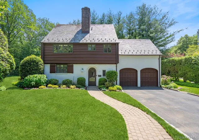 Single family home for sale at 34 Wensley Dr, North Hempstead, NY 11021 | MLS# 1037943
