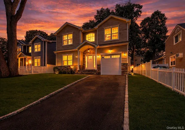 Photo 1 of Single family home for sale at 9 Hickory Rd, Oyster Bay, NY 11709 | MLS# 1037944 | Listing updated on 2026-10-05