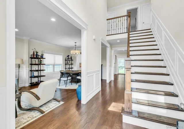 Photo 3 of Single family home for sale at 9 Hickory Rd, Oyster Bay, NY 11709 | MLS# 1037944 | Listing updated on 2026-09-15