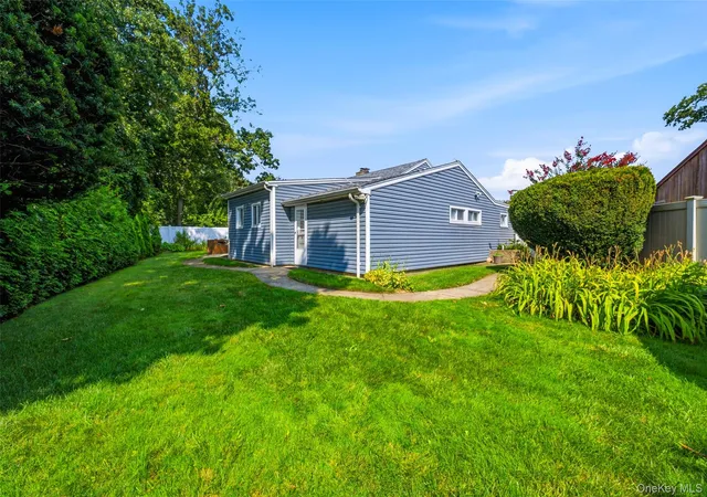 Photo 20 of Sale Pending at 1230 Parkwood Dr, Hempstead, NY 11566 | MLS# 1038051 | Listing updated on 2026-09-24