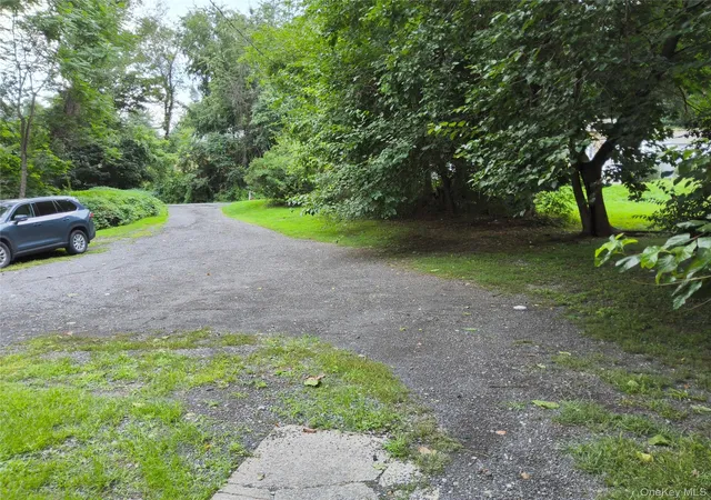 Photo 4 of House for sale at 12 Russo Dr, Newburgh (town), NY 12550 | MLS# 1038103 | Listing updated on 2026-09-23