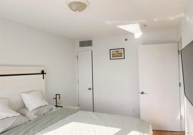 Photo 3 of Condo for sale at 15815 Union Turnpike #402N, New York, NY 11366 | MLS# 1038128 | Listing updated on 2026-09-14