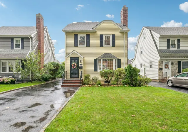 Single family home for sale at 32 Cambridge Ave, Hempstead, NY 11530 | MLS# 1038227