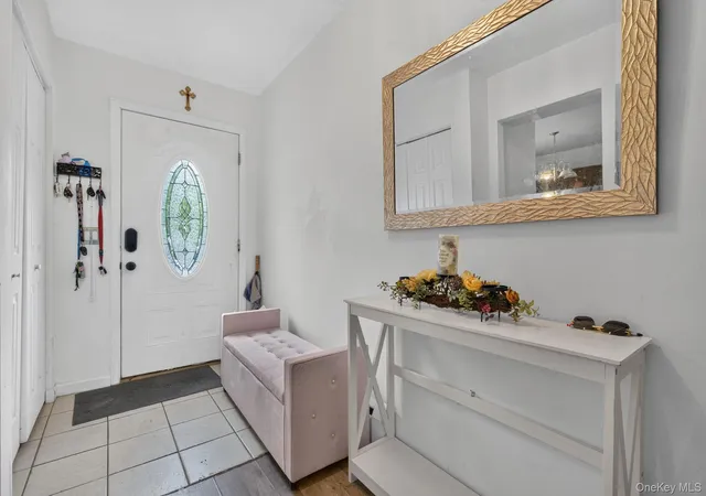 Photo 3 of Single family home for sale at 50 Hampton Ct, Middletown, NY 10941 | MLS# 1038267 | Listing updated on 2026-09-13