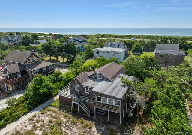 Photo 3 of Single family home for sale at 25 Ocean Walk, Babylon, NY 11702 | MLS# 1038283 | Listing updated on 2026-09-13