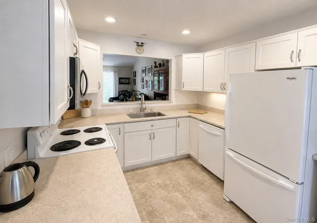 Photo 3 of Sale Pending at 1235 Calebs Way #G25, Southold, NY 11944 | MLS# 1038348 | Listing updated on 2026-09-11