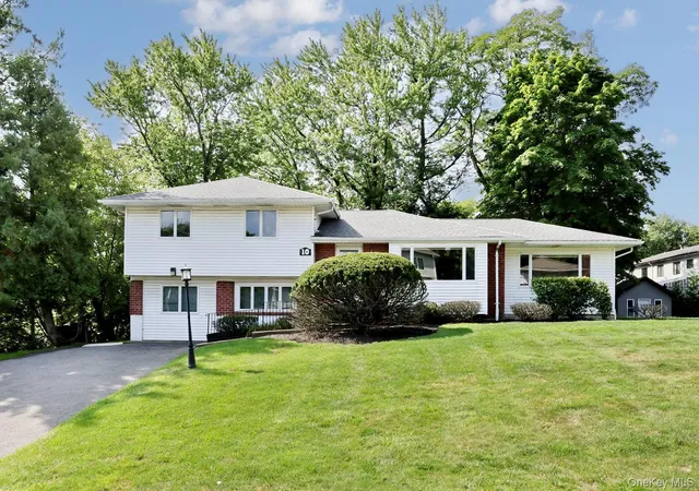 Photo 1 of Sale Pending at 10 Briarcliff Dr, Ramapo, NY 10952 | MLS# 1038425 | Listing updated on 2026-09-10