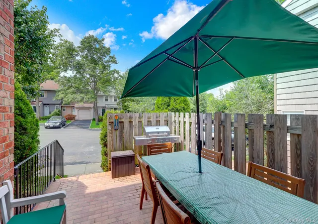 Photo 3 of Sale Pending at 11 Clubhouse Ct, Oyster Bay, NY 11797 | MLS# 1038513 | Listing updated on 2026-09-26