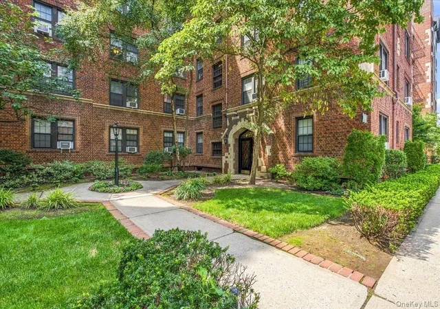 Listing Photo 2 - Condo for sale in building located at 68-12 Burns St, New York City, NY 11375 - Unit #B2
