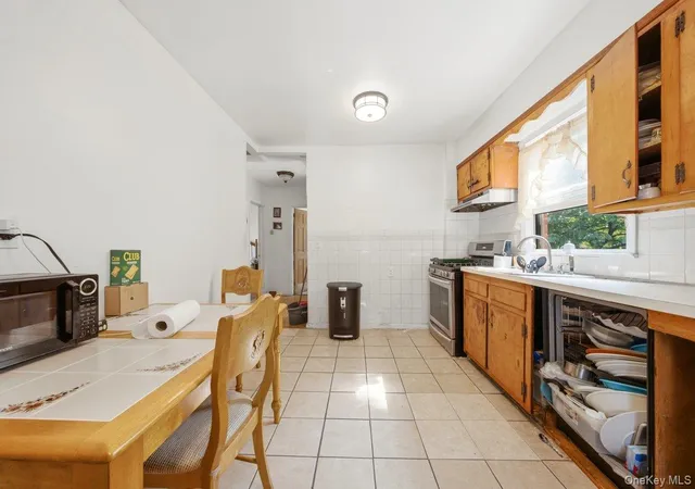 Photo 3 of Sale Pending at 290 1st Street, Yonkers, NY 10704 | MLS# 1038781 | Listing updated on 2026-09-09