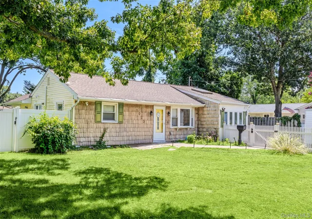 Photo 1 of Single family home for sale at 1023 Udall Rd, Islip, NY 11706 | MLS# 1038855 | Listing updated on 2026-09-14