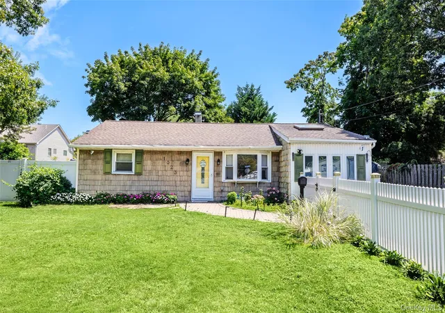 Photo 3 of Single family home for sale at 1023 Udall Rd, Islip, NY 11706 | MLS# 1038855 | Listing updated on 2026-09-14