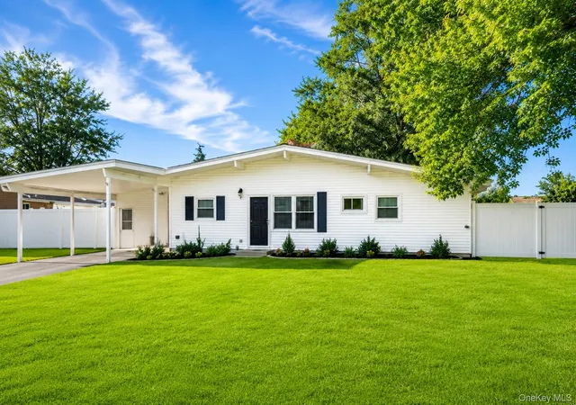 Photo 1 of Single family home for sale at 25 Beverly St, Islip, NY 11751 | MLS# 1039015 | Listing updated on 2026-09-12