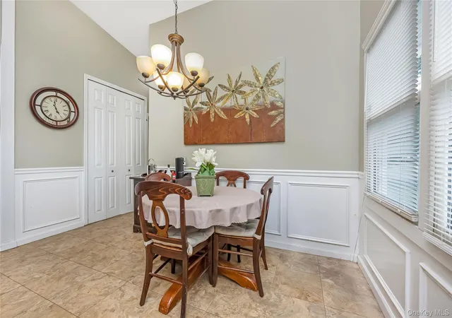 Photo 3 of Single family home for sale at 25 Beverly St, Islip, NY 11751 | MLS# 1039015 | Listing updated on 2026-09-12